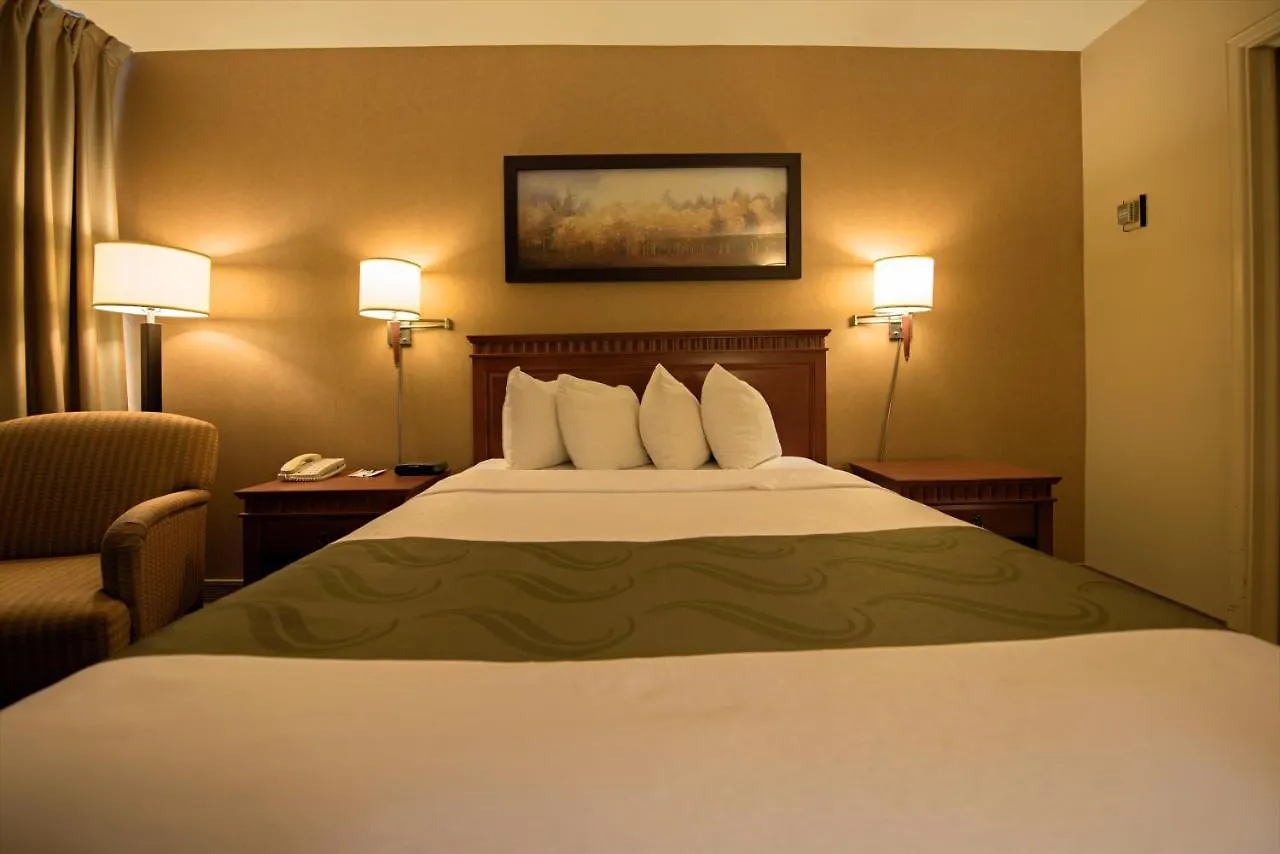 Hotel Quality Inn & Suites Pe Trudeau Airport Dorval