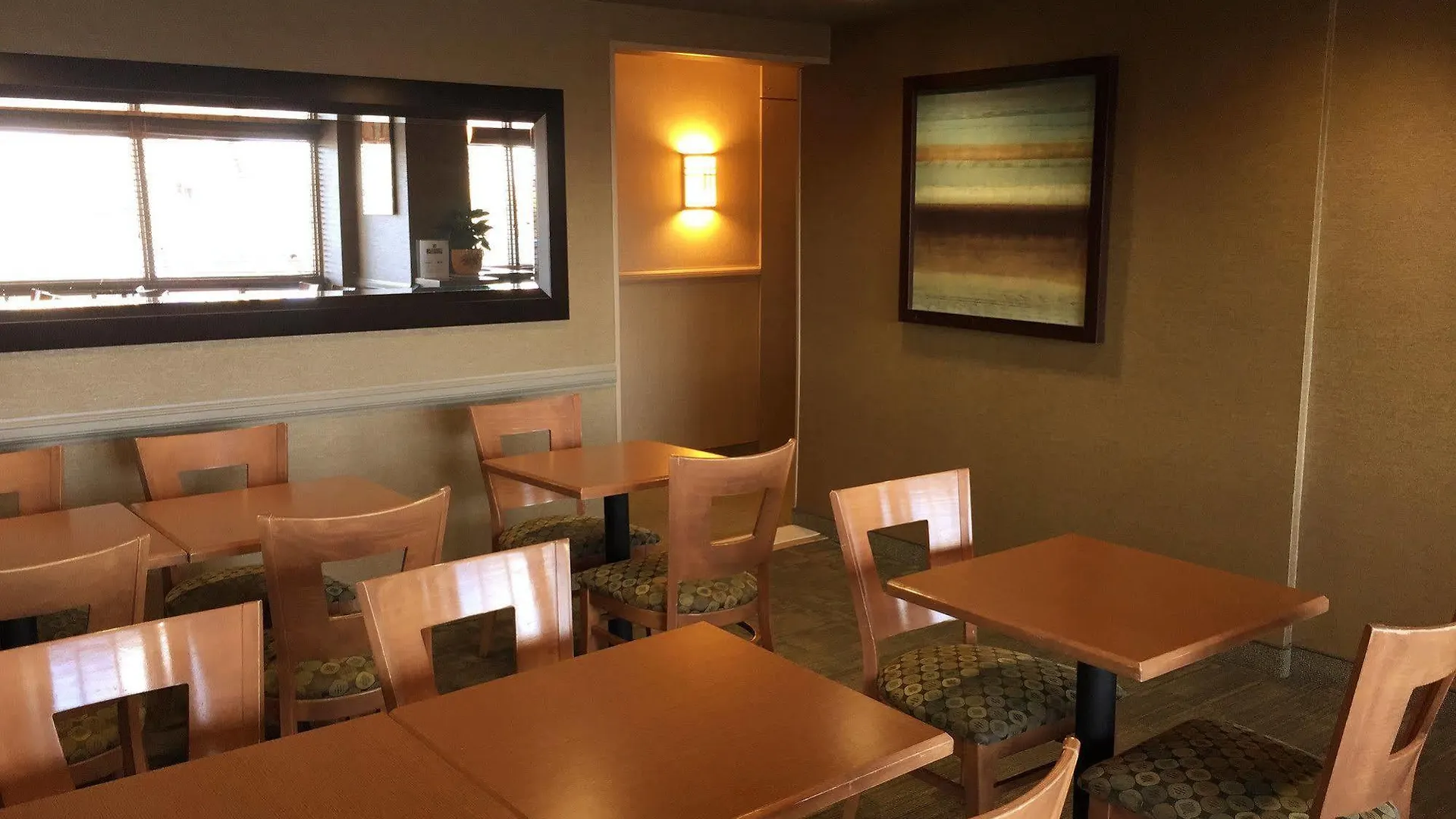 Hotel Quality Inn & Suites Pe Trudeau Airport Dorval
