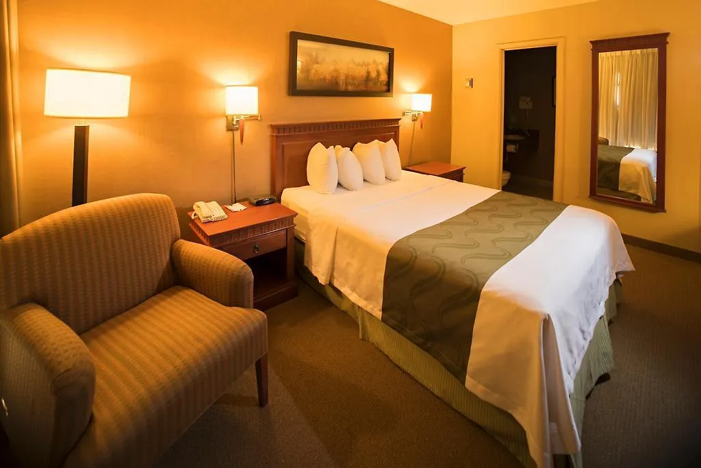Quality Inn & Suites Pe Trudeau Airport Dorval Hotel