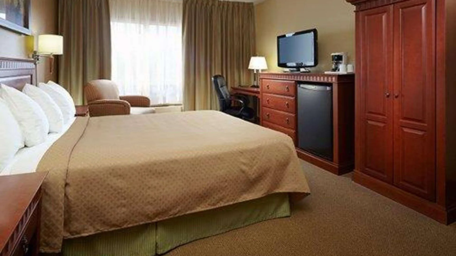Quality Inn & Suites Pe Trudeau Airport Dorval