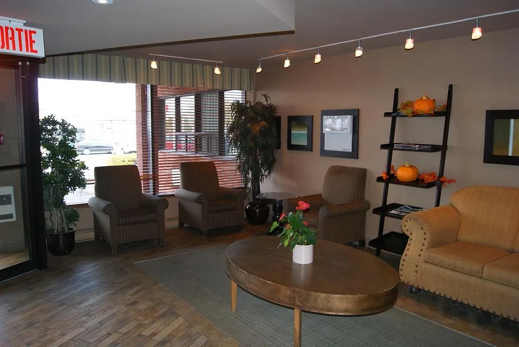 Quality Inn & Suites Pe Trudeau Airport Dorval 3*,