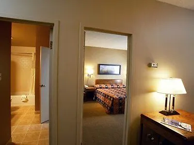 Quality Inn & Suites Pe Trudeau Airport Dorval 3*,  Canada