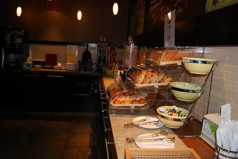 Quality Inn & Suites Pe Trudeau Airport Dorval